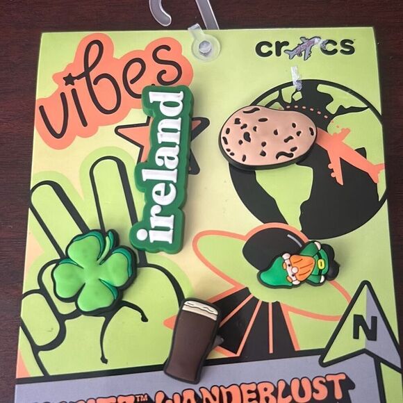 NWT Crocs Multicolor Ireland Jibbitz Wanderlust Collection 5-Pack Charms OS - Picture 2 of 5
